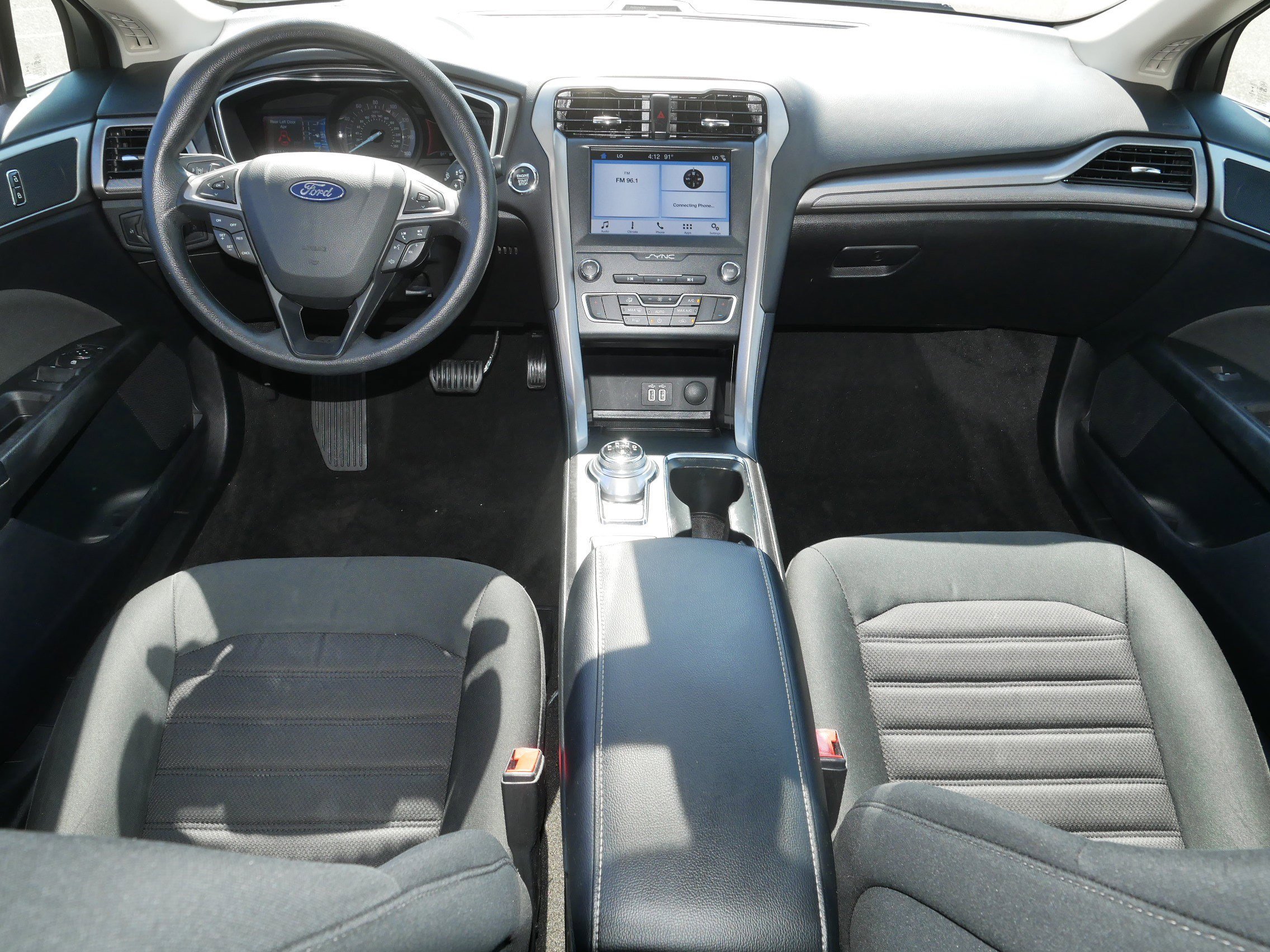 Used 2019 Ford Fusion SE FWD image 10