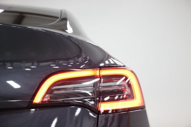 Used 2025 Tesla Model Y Long Range AWD/4WD image 14