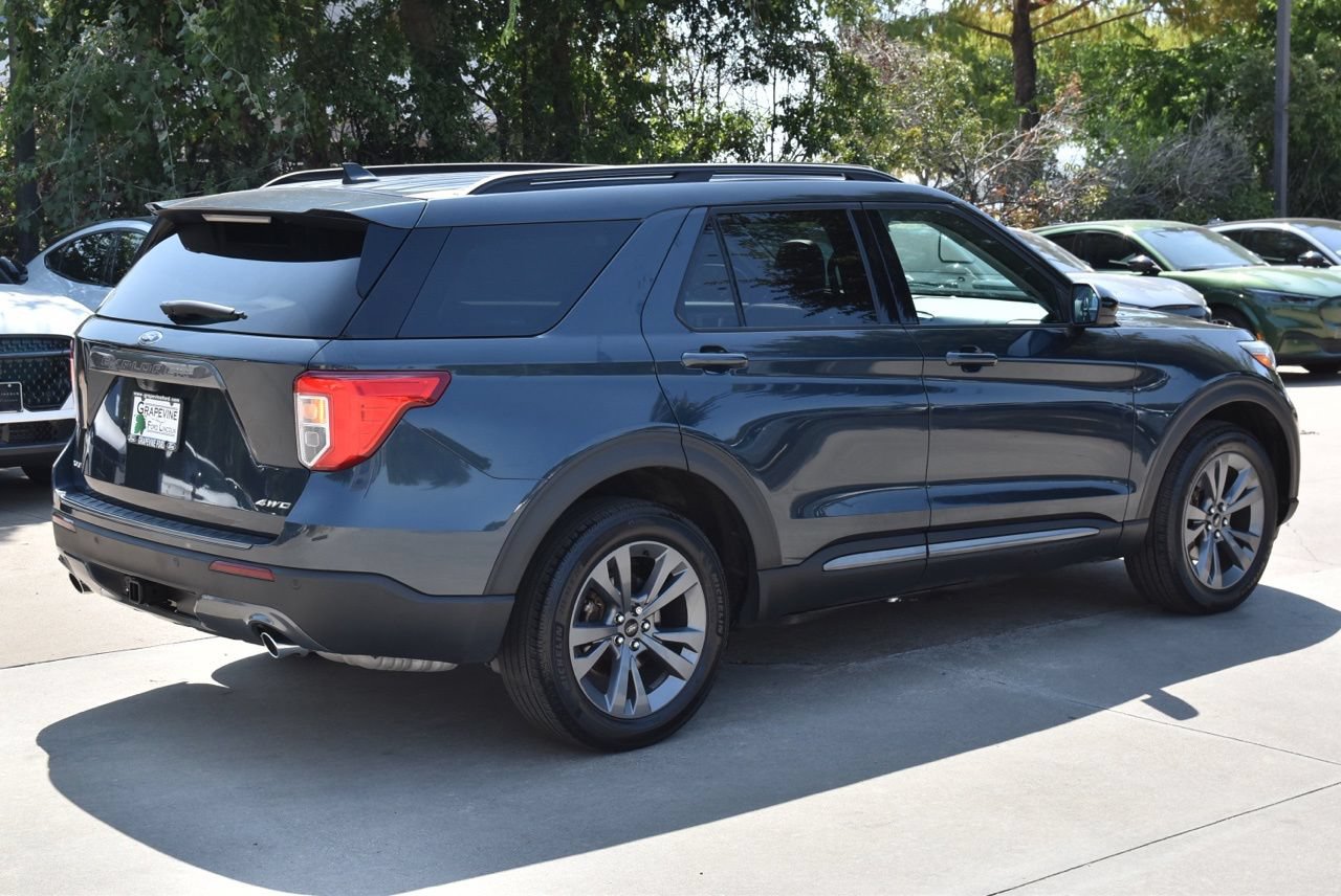 Used 2024 Ford Explorer XLT w/ Equipment Group 202A AWD/4WD image 7