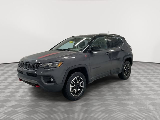 Used 2024 Jeep Compass Trailhawk image 6