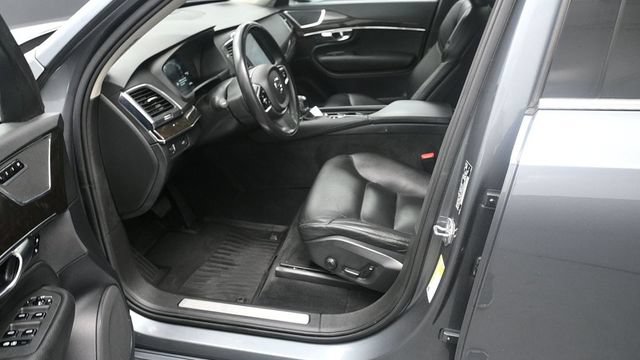 Used 2018 Volvo XC90 T5 Momentum w/ Convenience Package AWD/4WD image 11