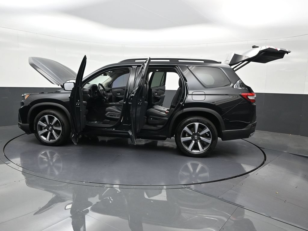 Used 2023 Honda Pilot Touring image 34