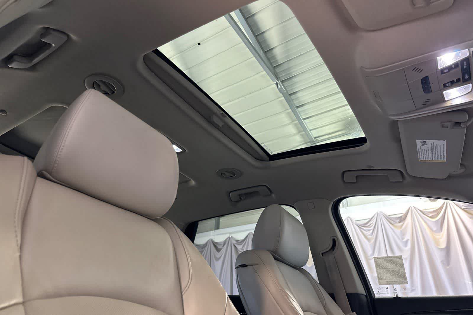 Used 2020 Buick Enclave Premium w/ Sun and Sites Package FWD image 20
