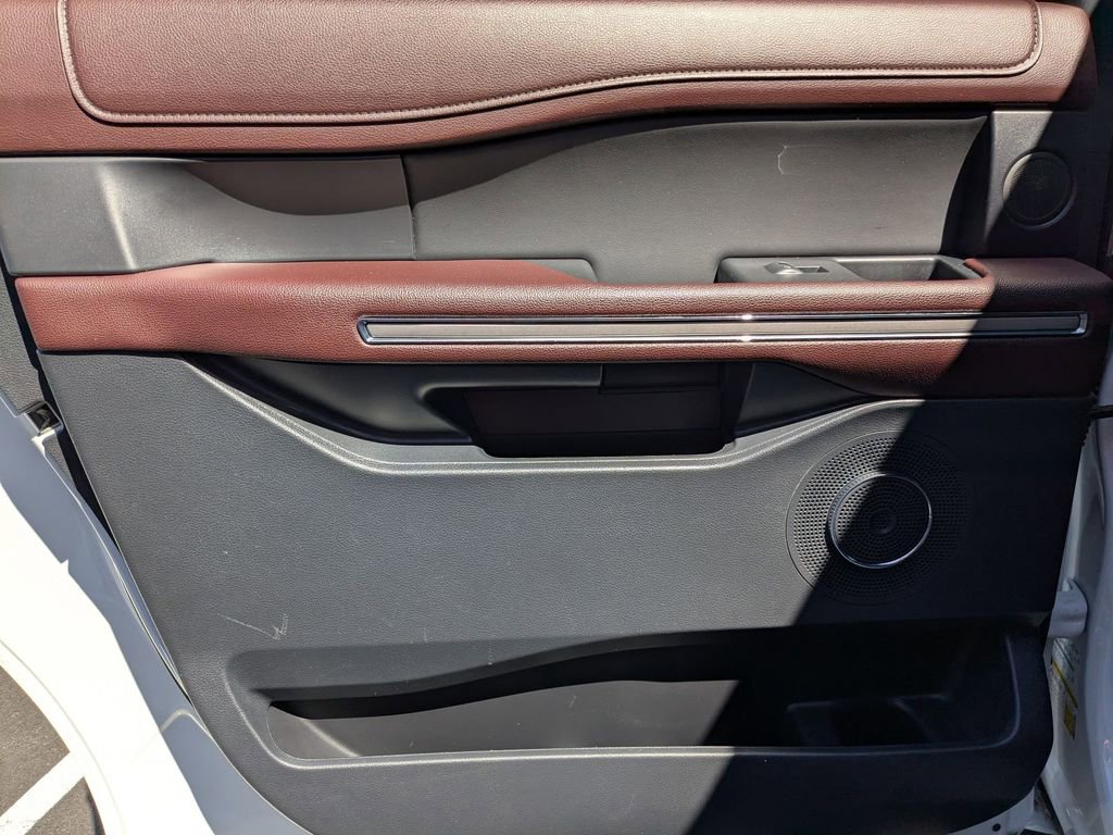 Used 2024 Ford Expedition Max Limited image 26