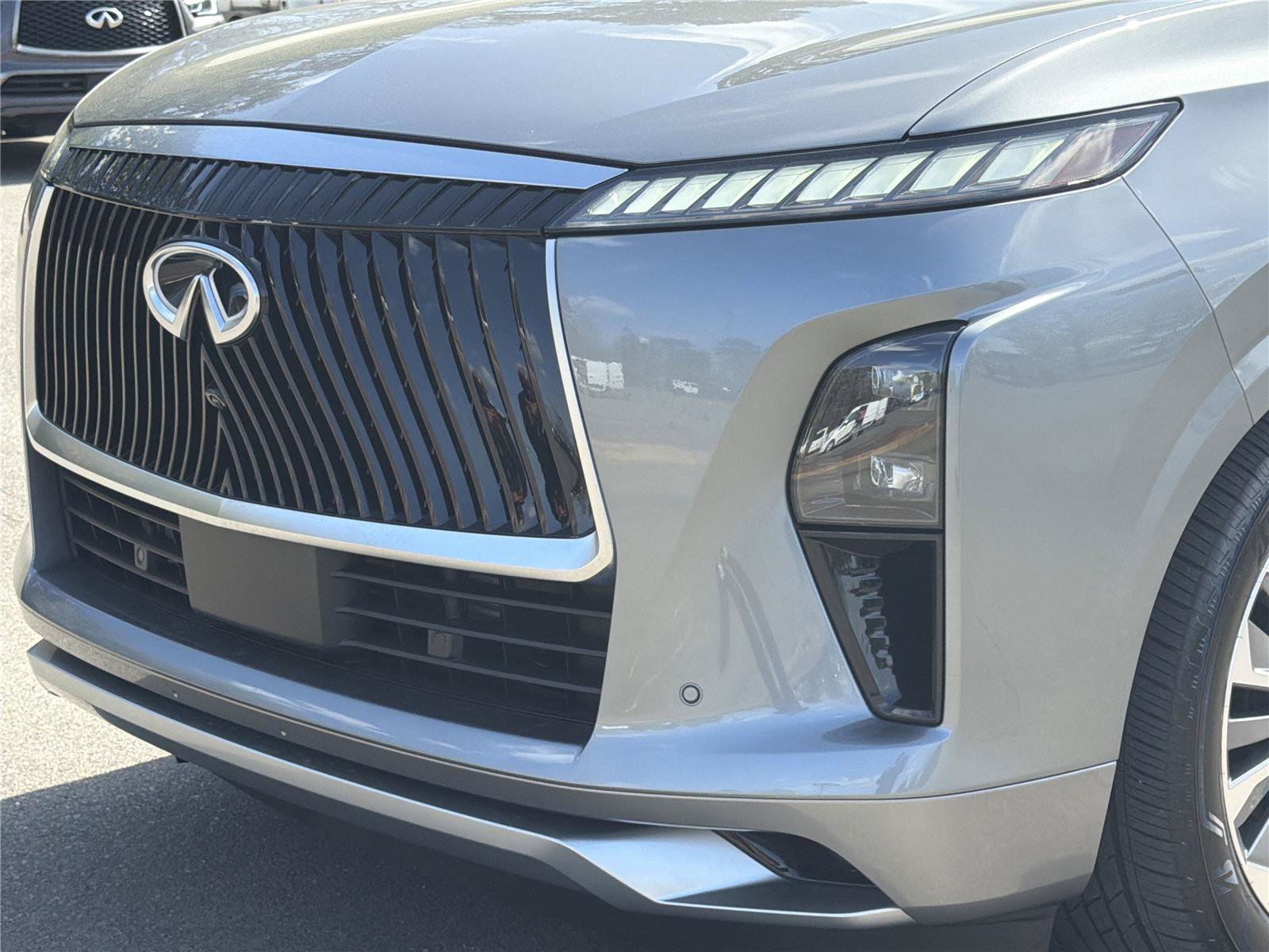 Used 2025 INFINITI QX80 Sensory AWD/4WD image 43