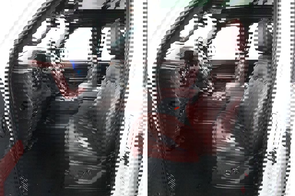 Used 2024 Ford Expedition Limited image 25