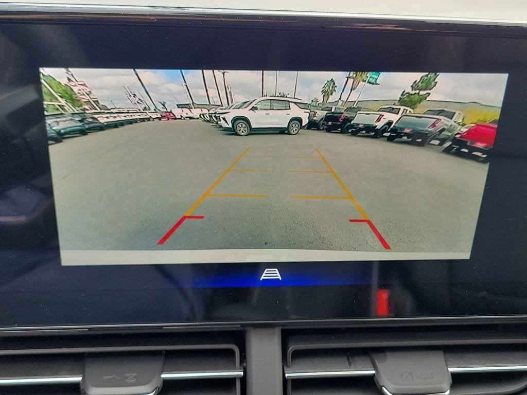 New 2026 Chevrolet Trax RS w/ Sunroof Package FWD image 8