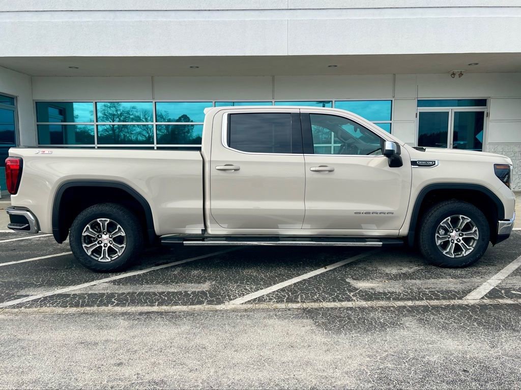New 2026 GMC Sierra 1500 SLE image 3
