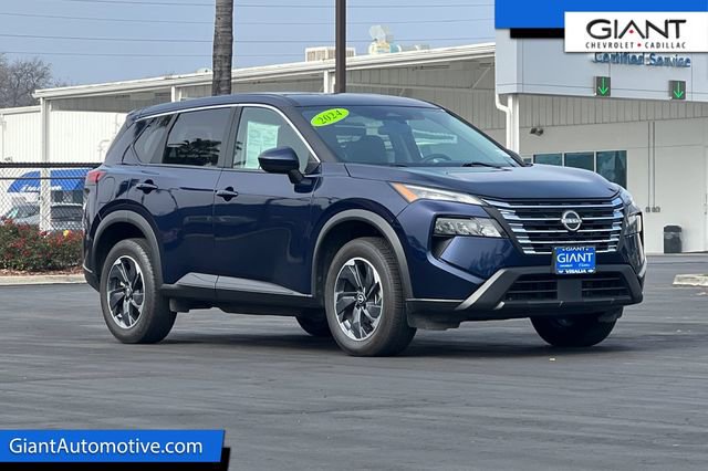 Used 2024 Nissan Rogue SV image 1