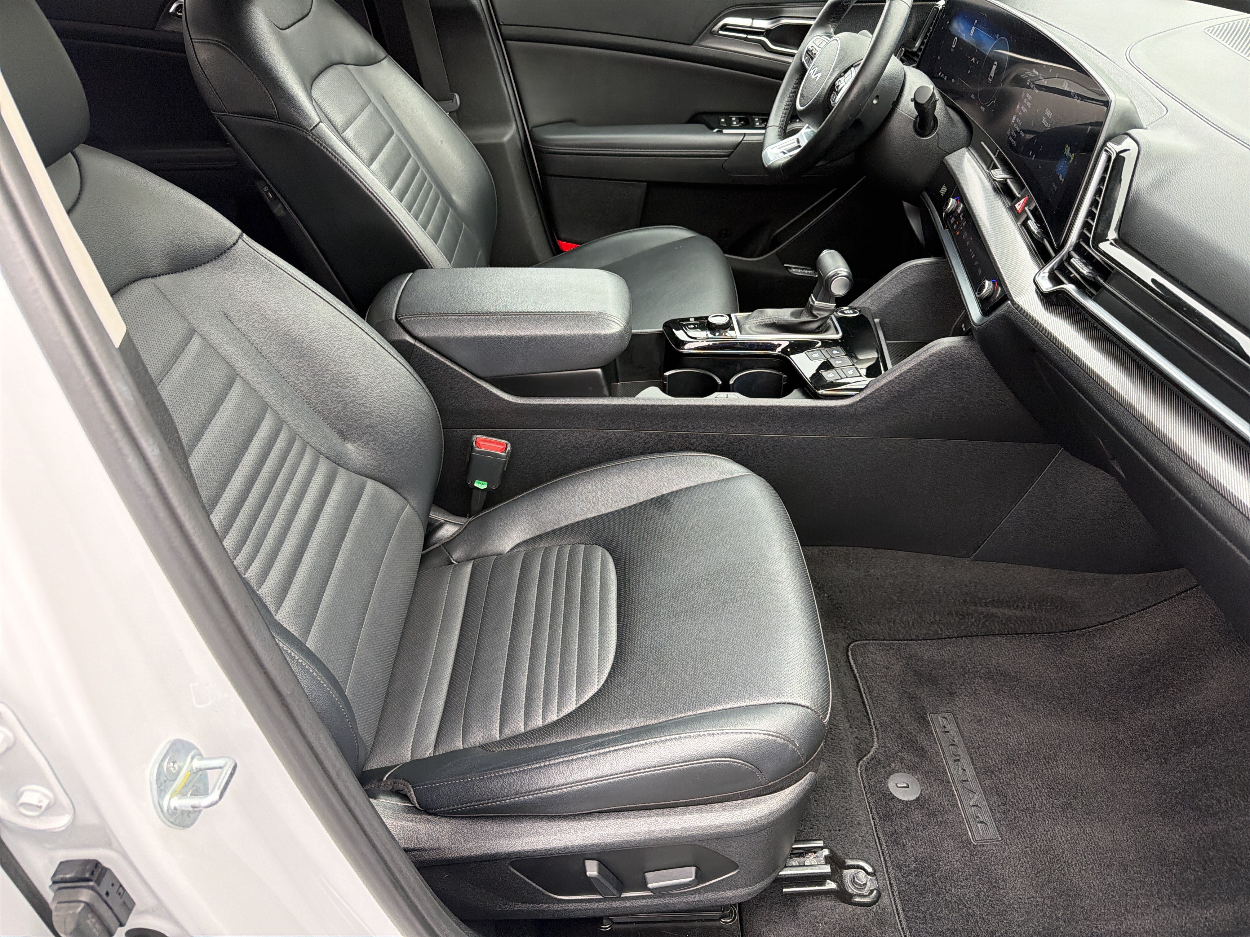 Used 2024 Kia Sportage SX FWD image 13