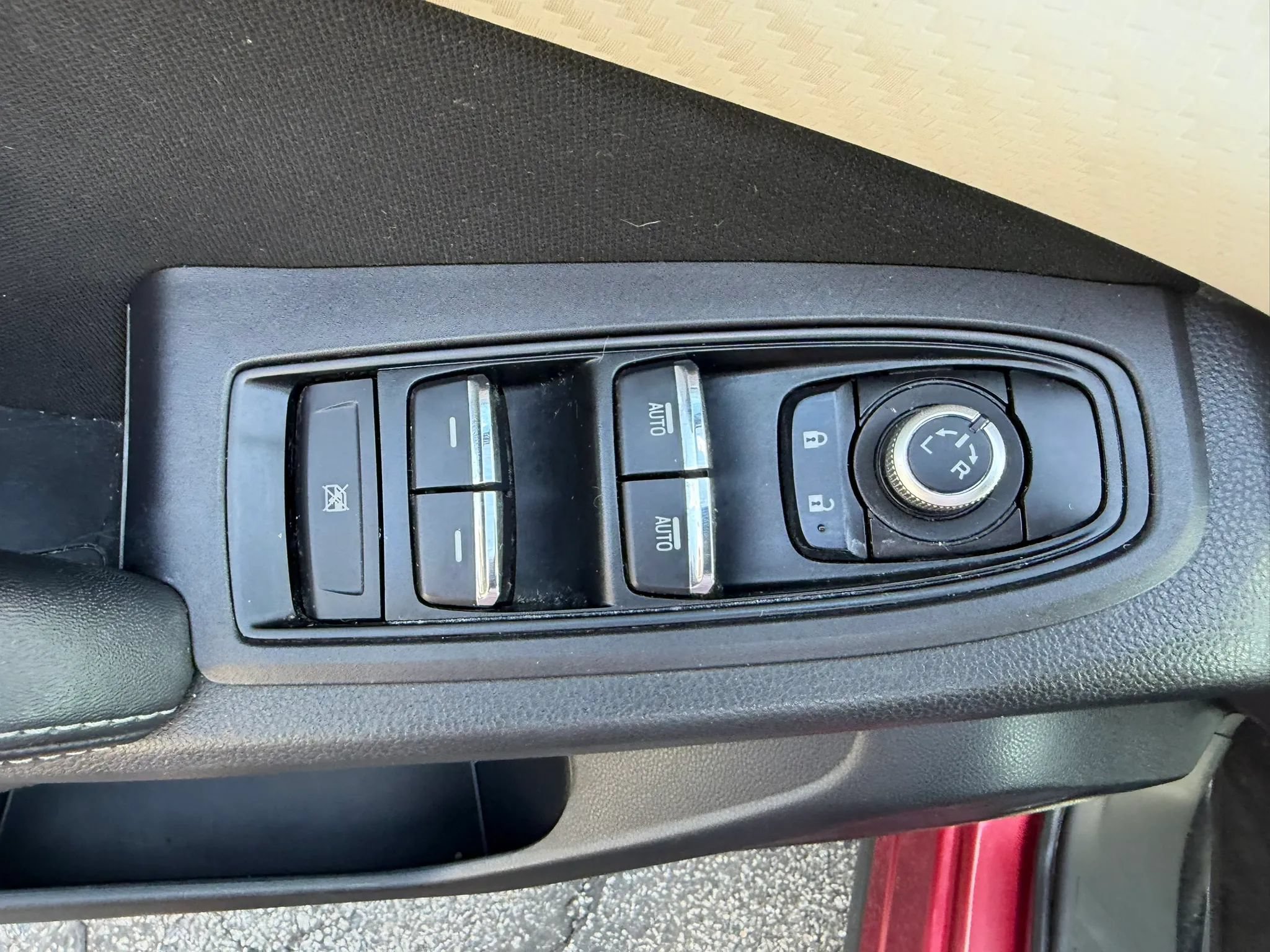 Used 2019 Subaru Ascent Premium AWD/4WD image 18