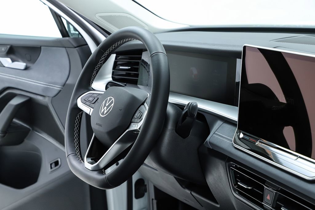 New 2026 Volkswagen Tiguan SE image 35