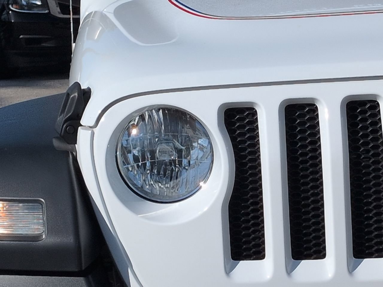 Certified 2023 Jeep Wrangler Sport AWD/4WD image 9