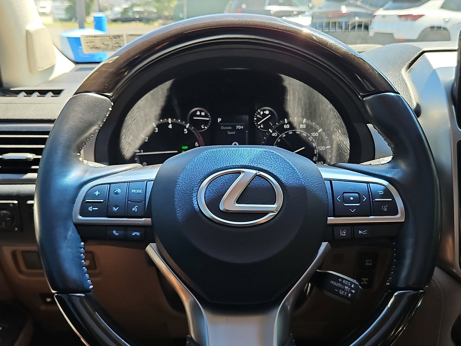 Used 2022 Lexus GX 460 Premium w/ Accessory Package AWD/4WD image 19