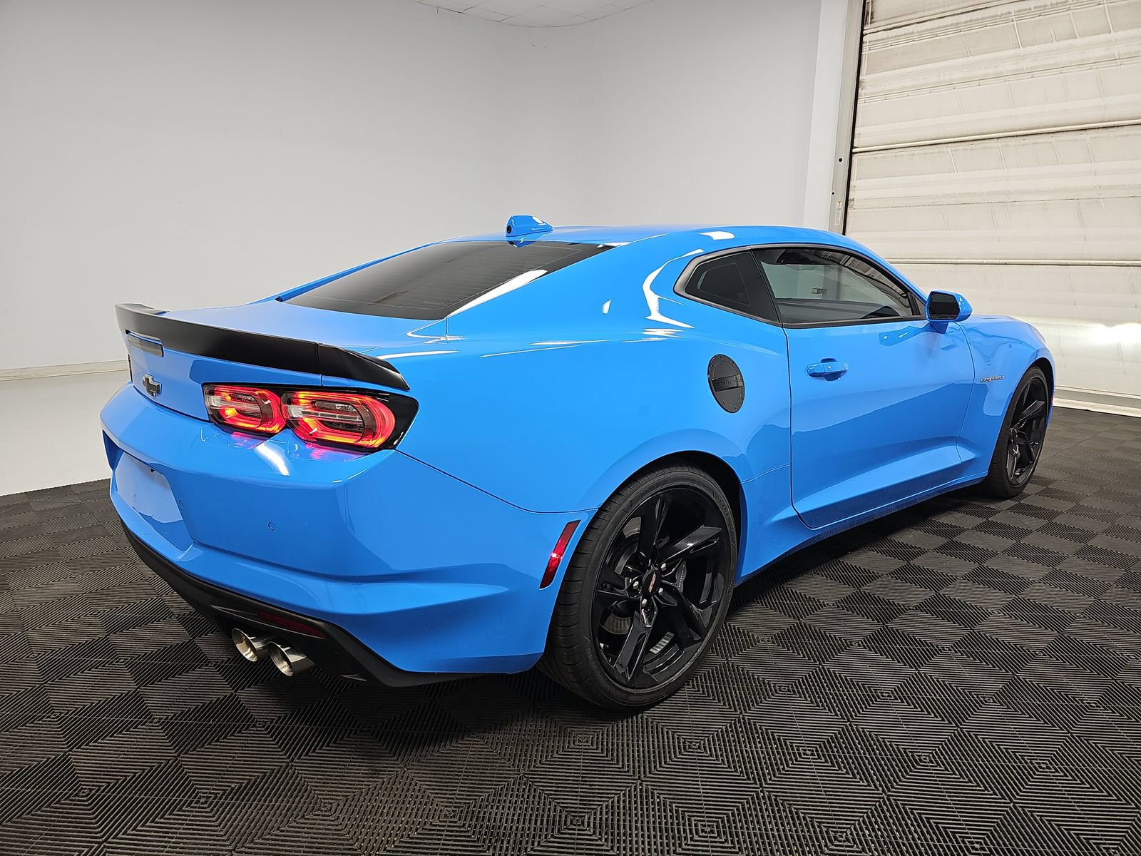 Used 2023 Chevrolet Camaro SS RWD image 5