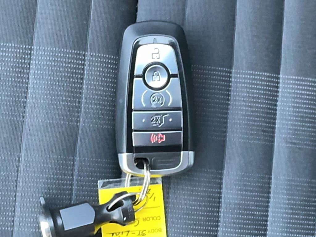 Used 2025 Ford Explorer ST-Line image 32
