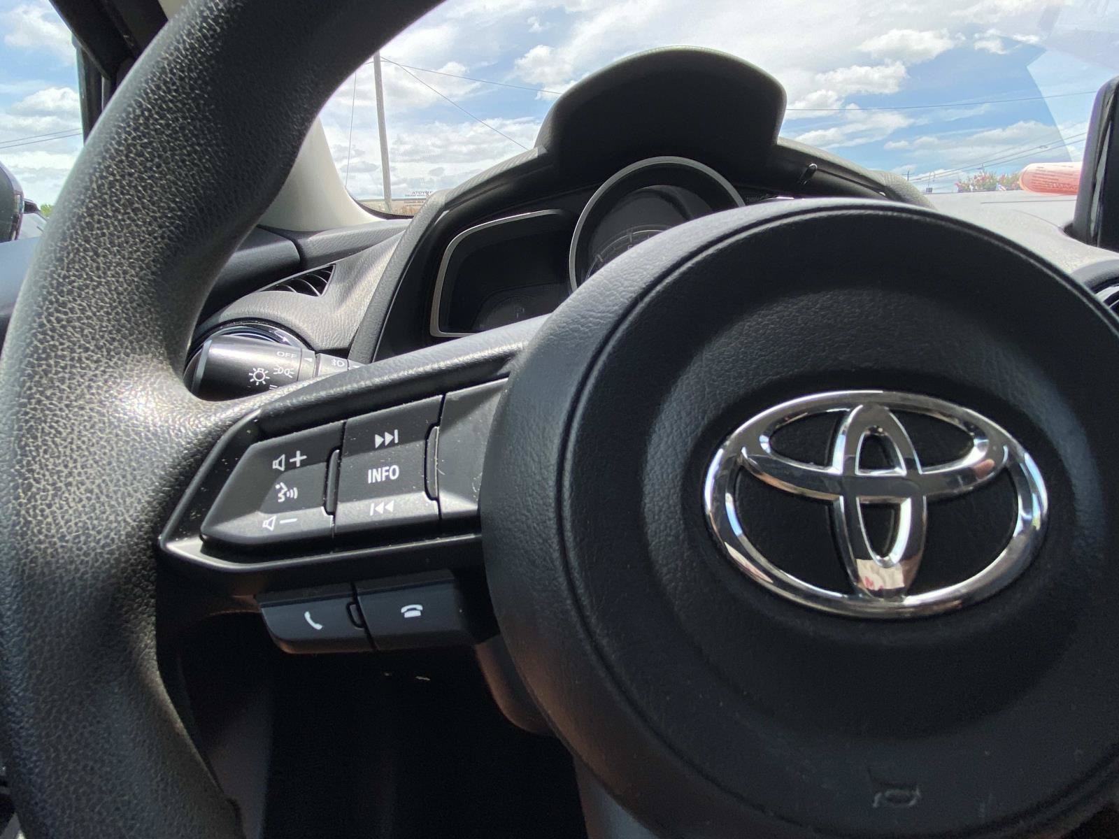Used 2020 Toyota Yaris LE FWD image 32