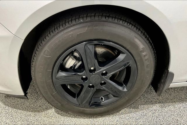 Used 2021 Chevrolet Malibu LS FWD image 34