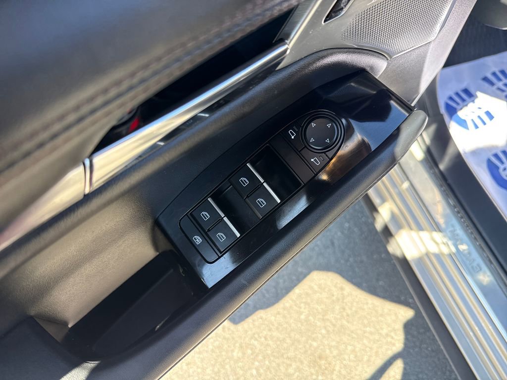 Used 2024 MAZDA MAZDA3 Hatchback w/Premium Plus Pkg image 24