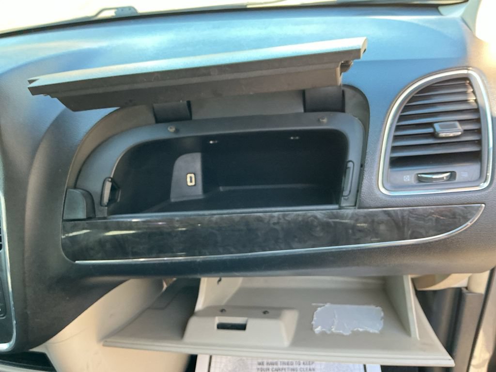Used 2016 Chrysler Town & Country Touring FWD image 27
