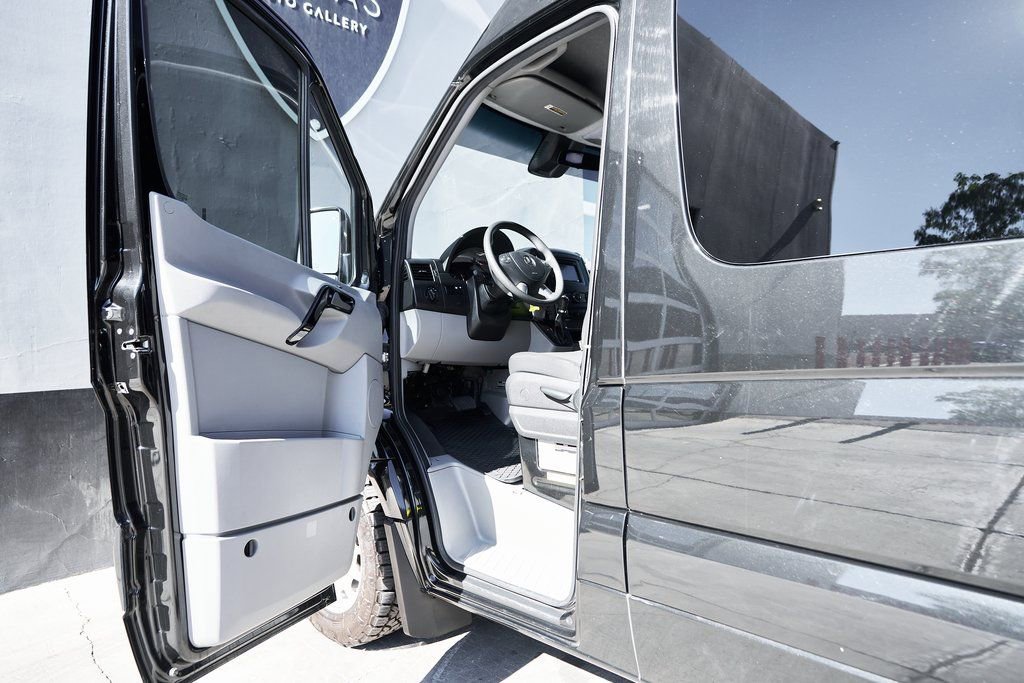 Used 2017 Mercedes-Benz Sprinter 3500 image 21