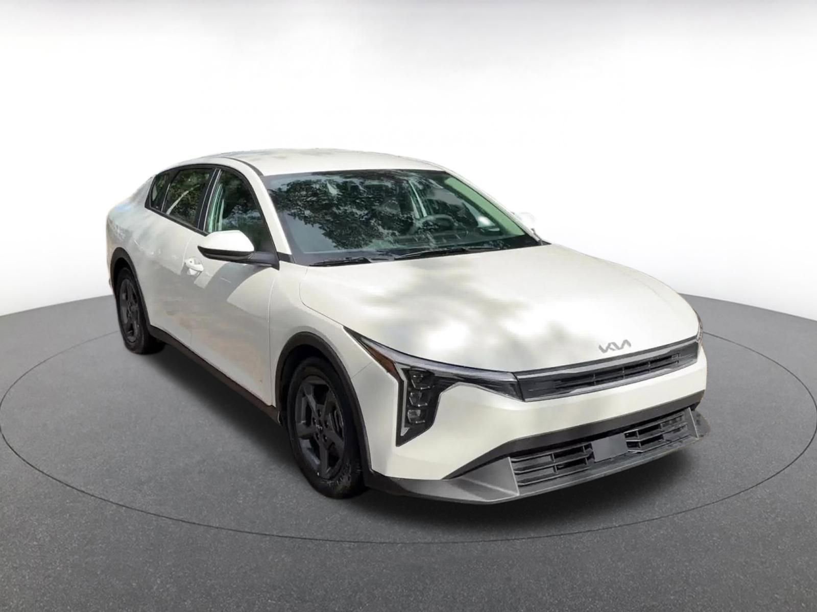 Used 2025 Kia K4 FWD image 3