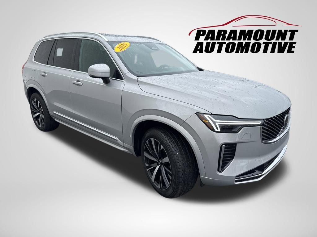 Used 2025 Volvo XC90 B6 Core w/ Climate Package image 3