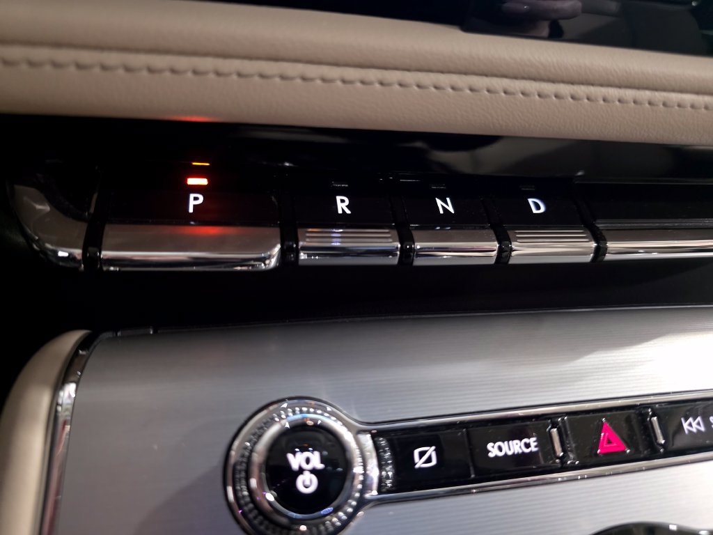 Used 2024 Lincoln Aviator AWD w/ Premium Package image 30