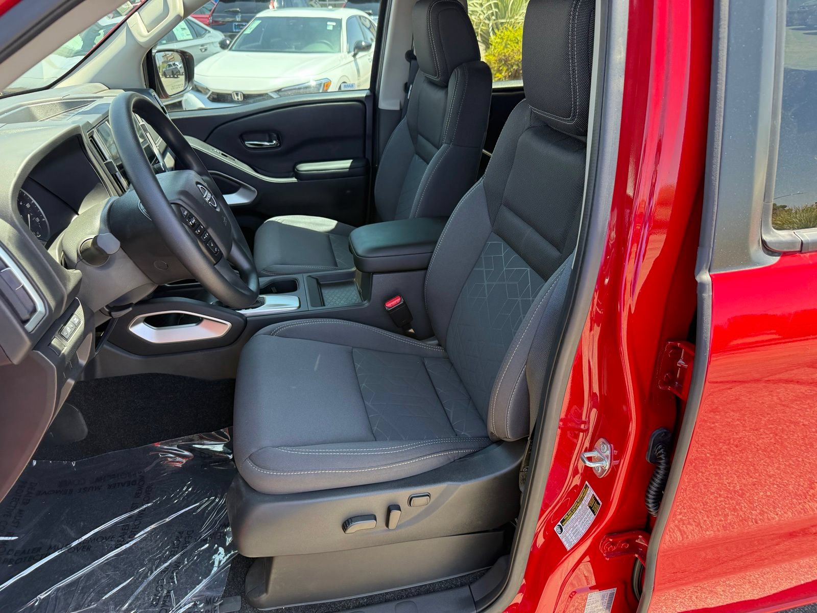 Used 2025 Nissan Frontier SV RWD image 27