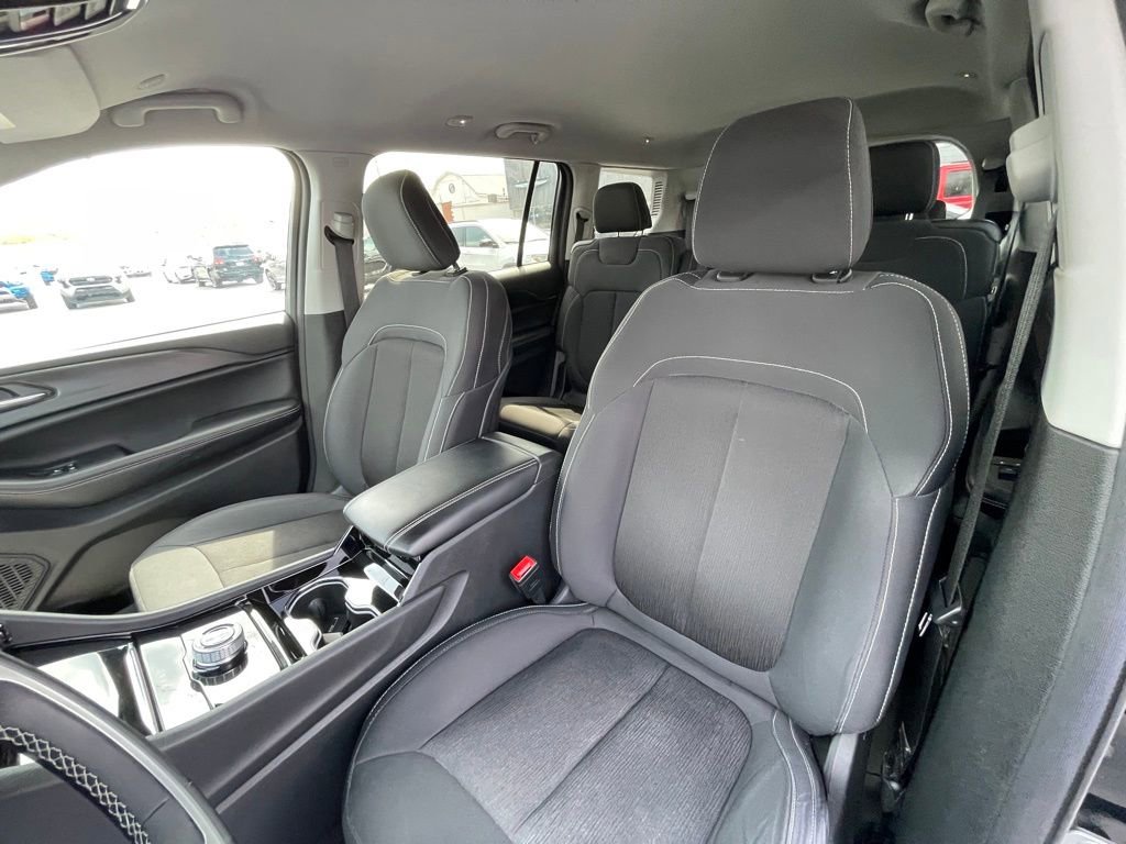 Used 2023 Jeep Grand Cherokee L Laredo w/ Luxury Tech Group I AWD/4WD image 17