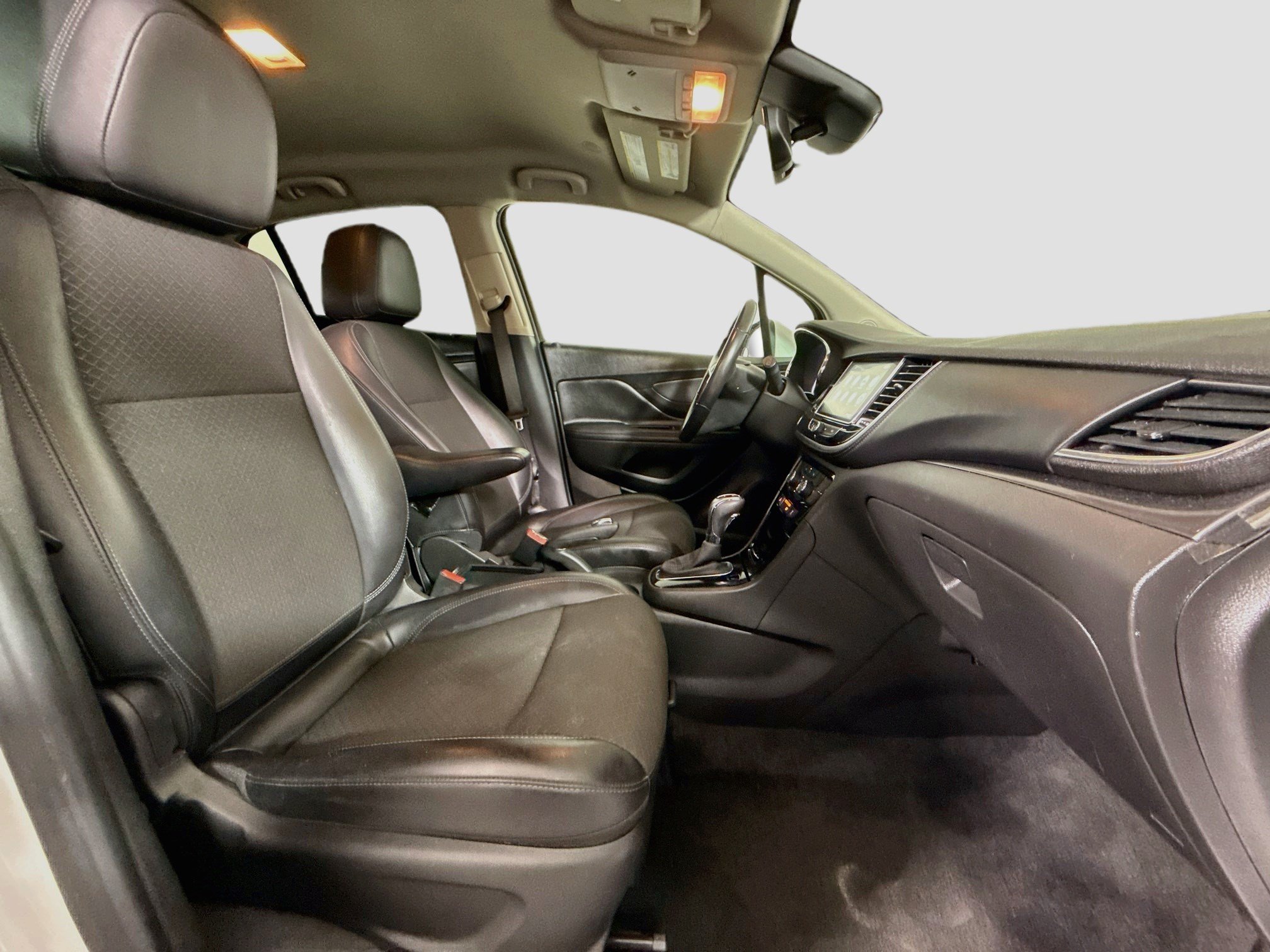 Used 2020 Buick Encore Preferred FWD image 29