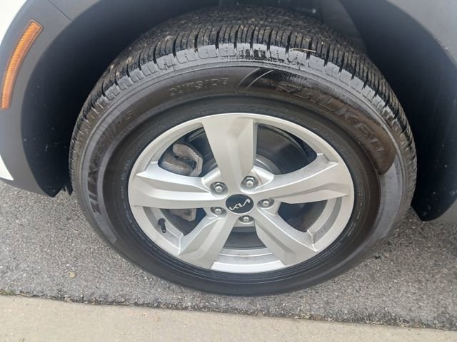 Certified 2023 Kia Sorento LX image 43