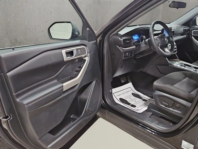 Used 2024 Ford Explorer XLT image 13