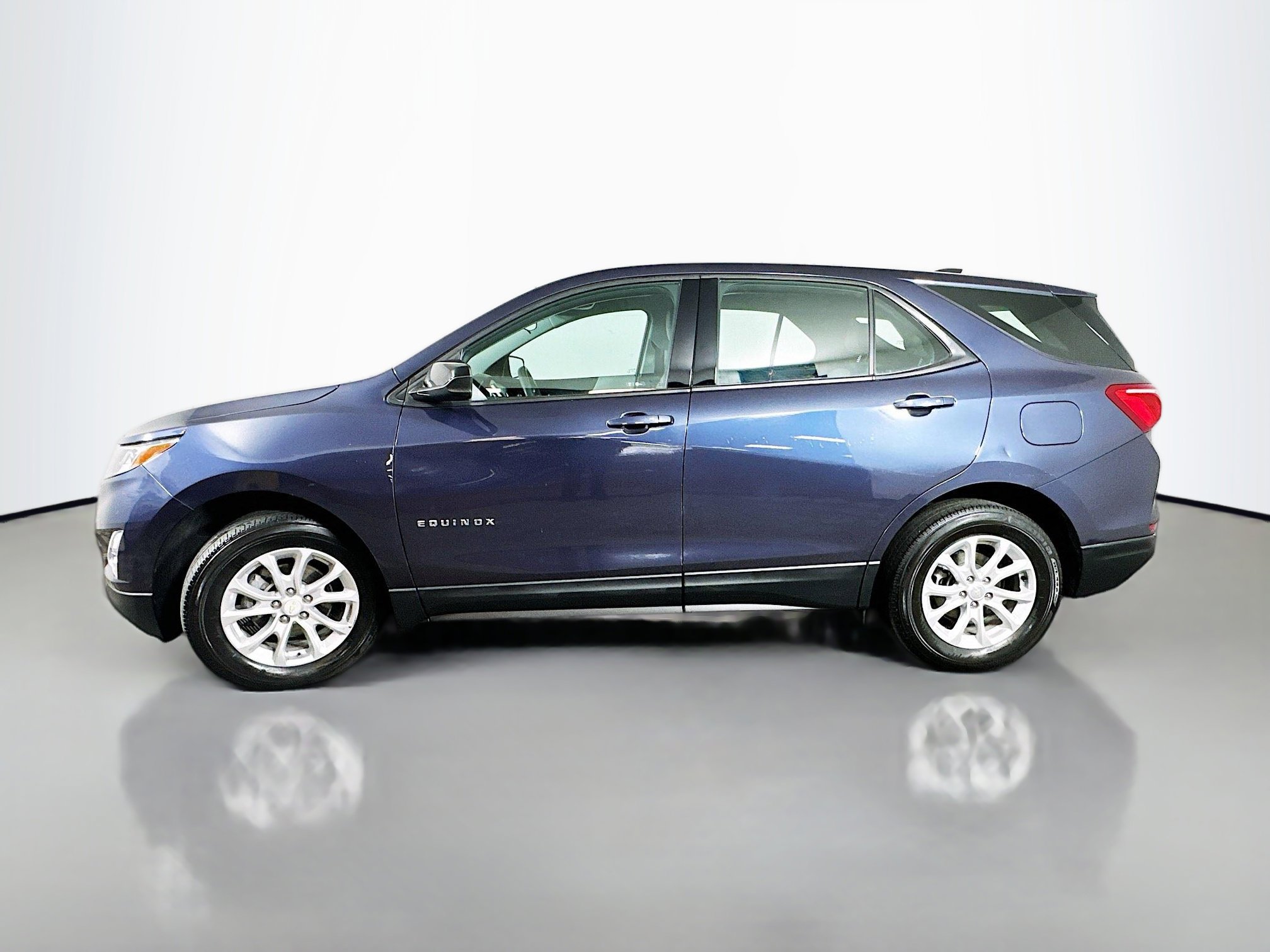 Used 2018 Chevrolet Equinox LS AWD/4WD image 4
