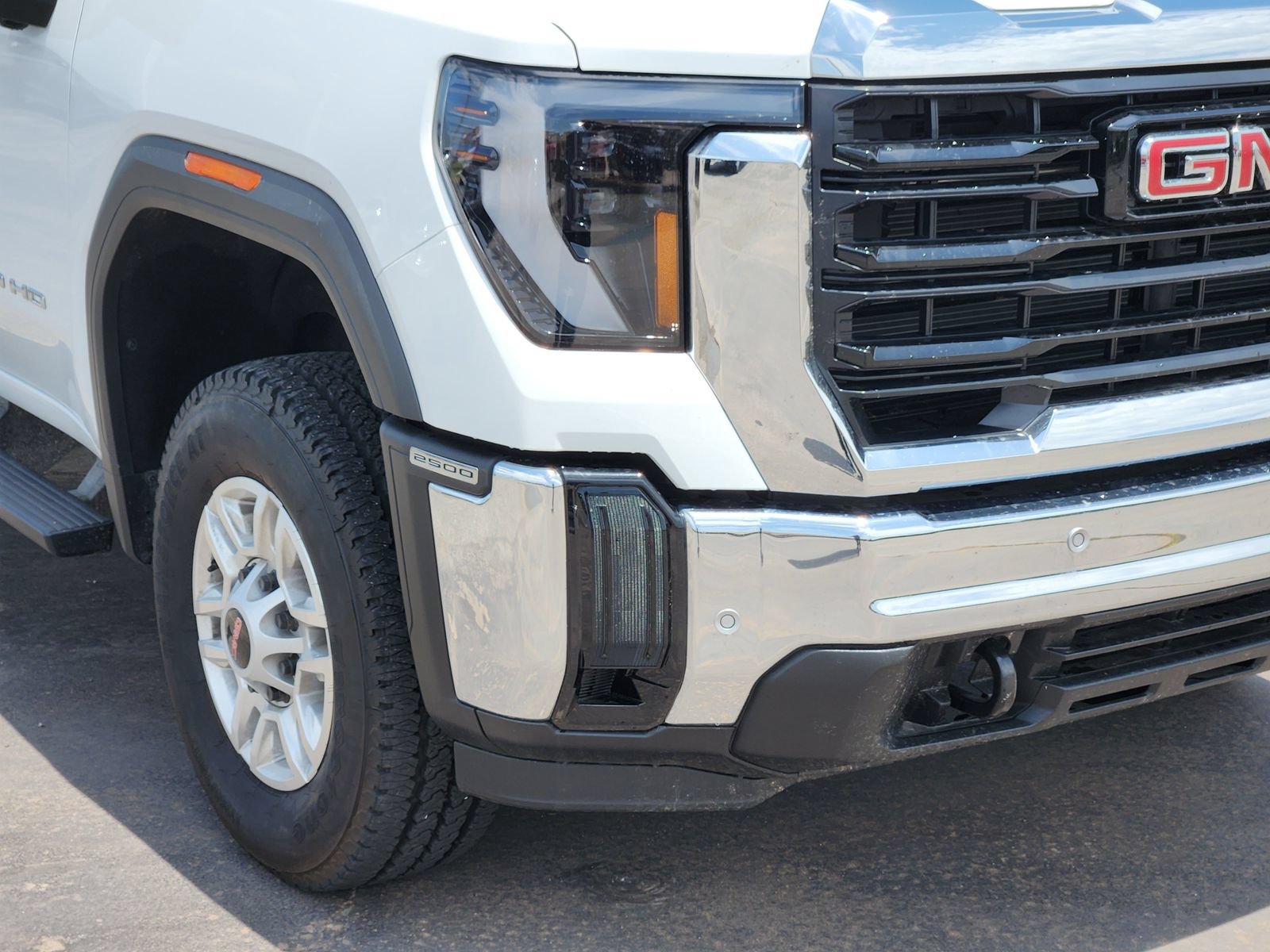 Used 2026 GMC Sierra 2500 Pro w/ 1SA Pro Safety Plus Package AWD/4WD image 10