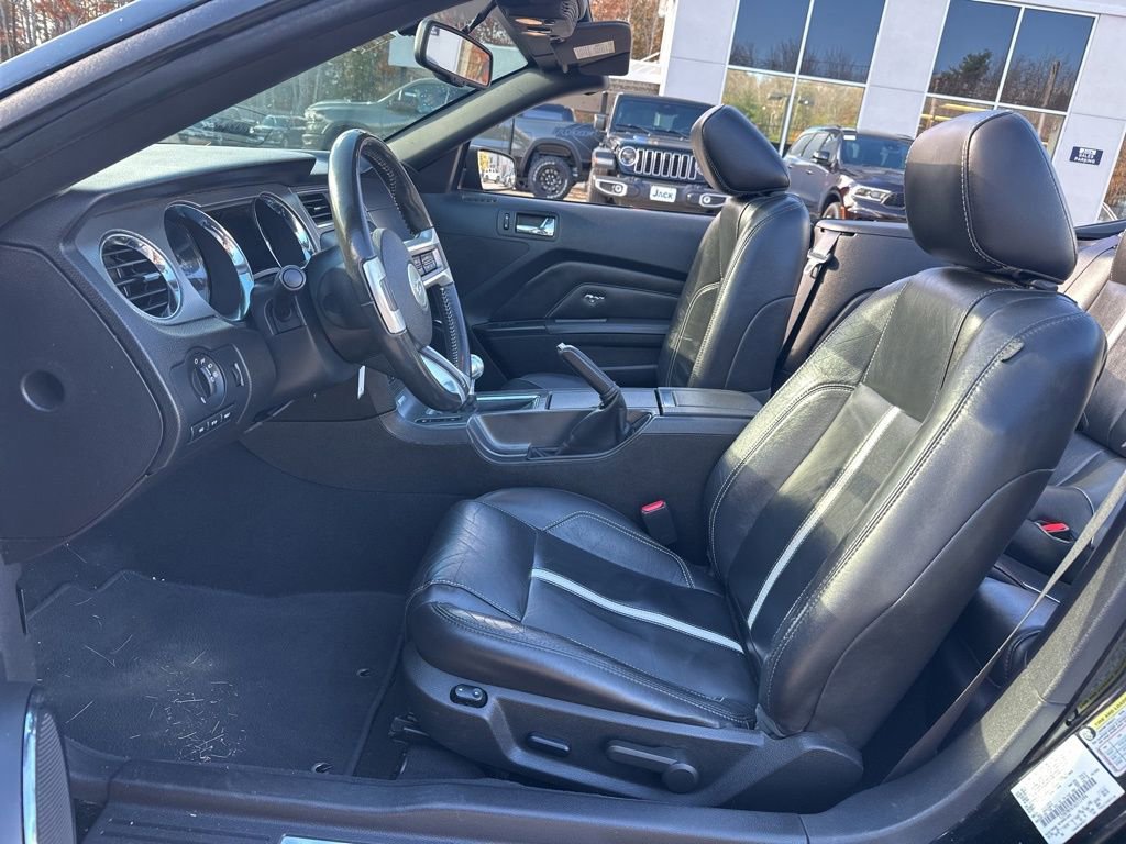 Used 2010 Ford Mustang GT Premium image 21