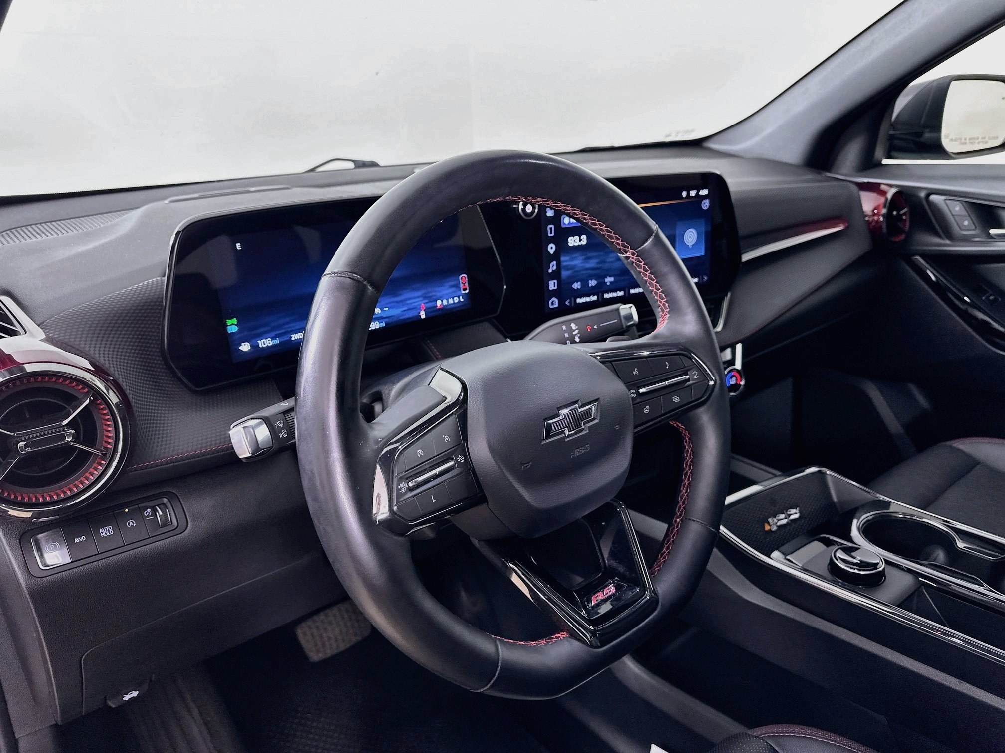 Used 2025 Chevrolet Equinox RS w/ Safety and Technology Package AWD/4WD image 9