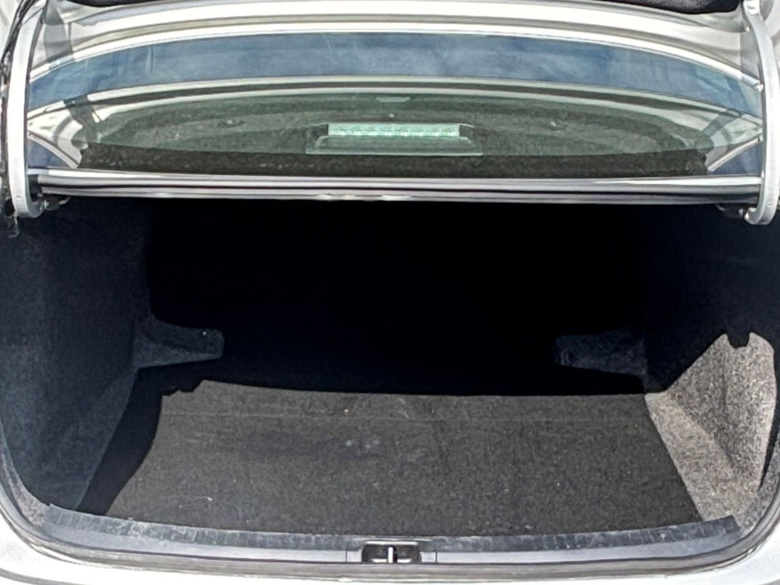 Used 2025 Toyota Corolla LE image 30