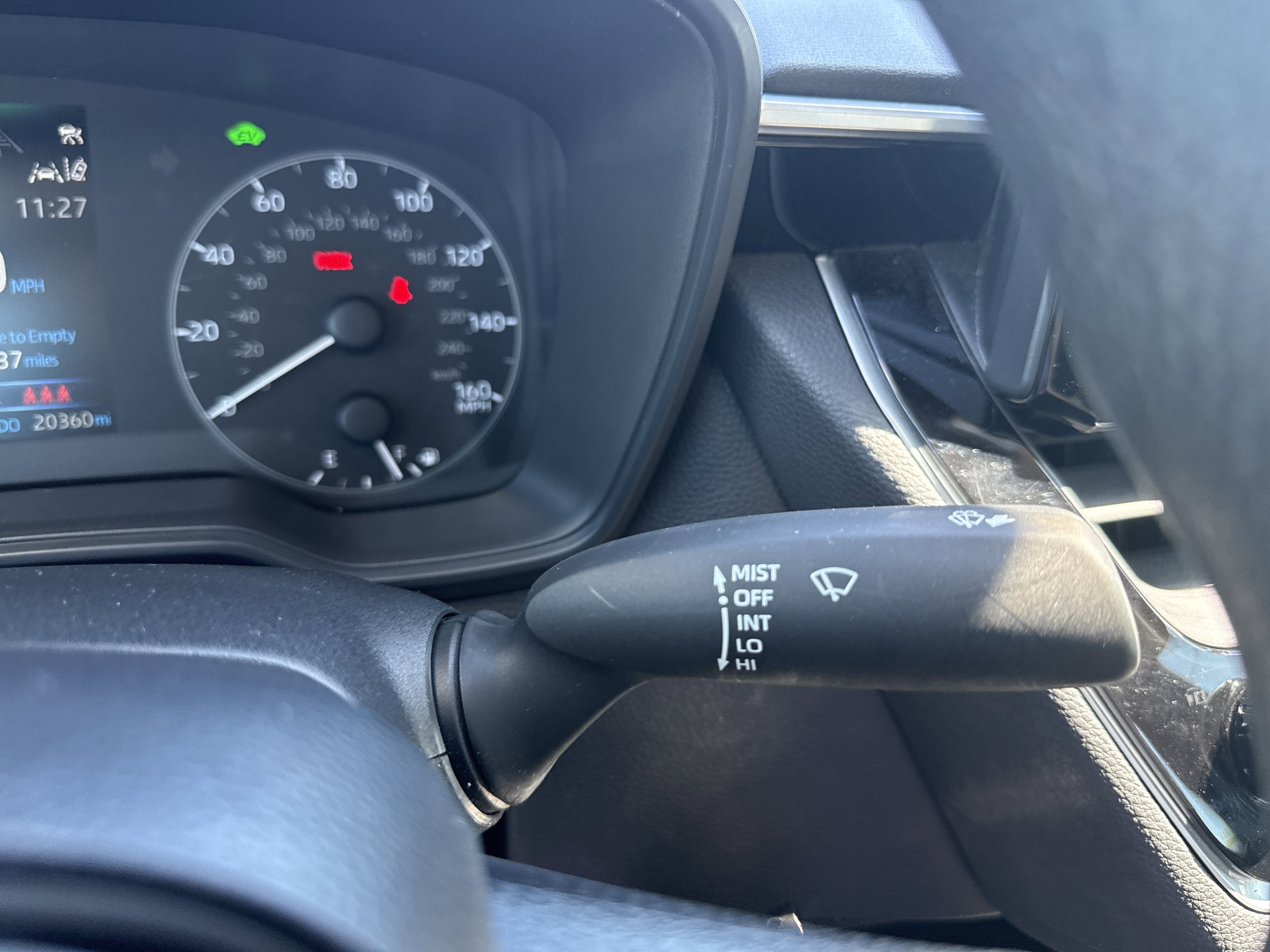 Used 2025 Toyota Corolla LE image 24
