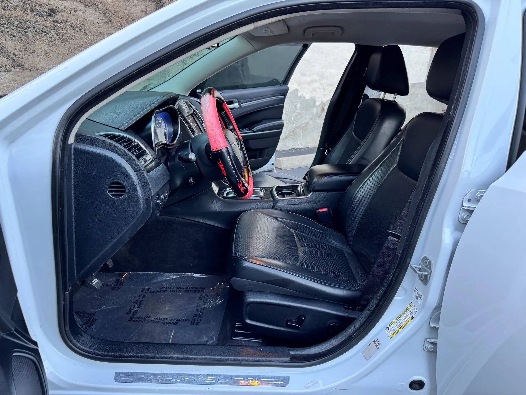 Used 2018 Chrysler 300 Limited RWD image 10