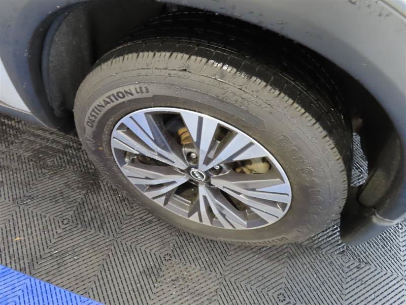 Used 2023 Nissan Rogue SV AWD/4WD image 7