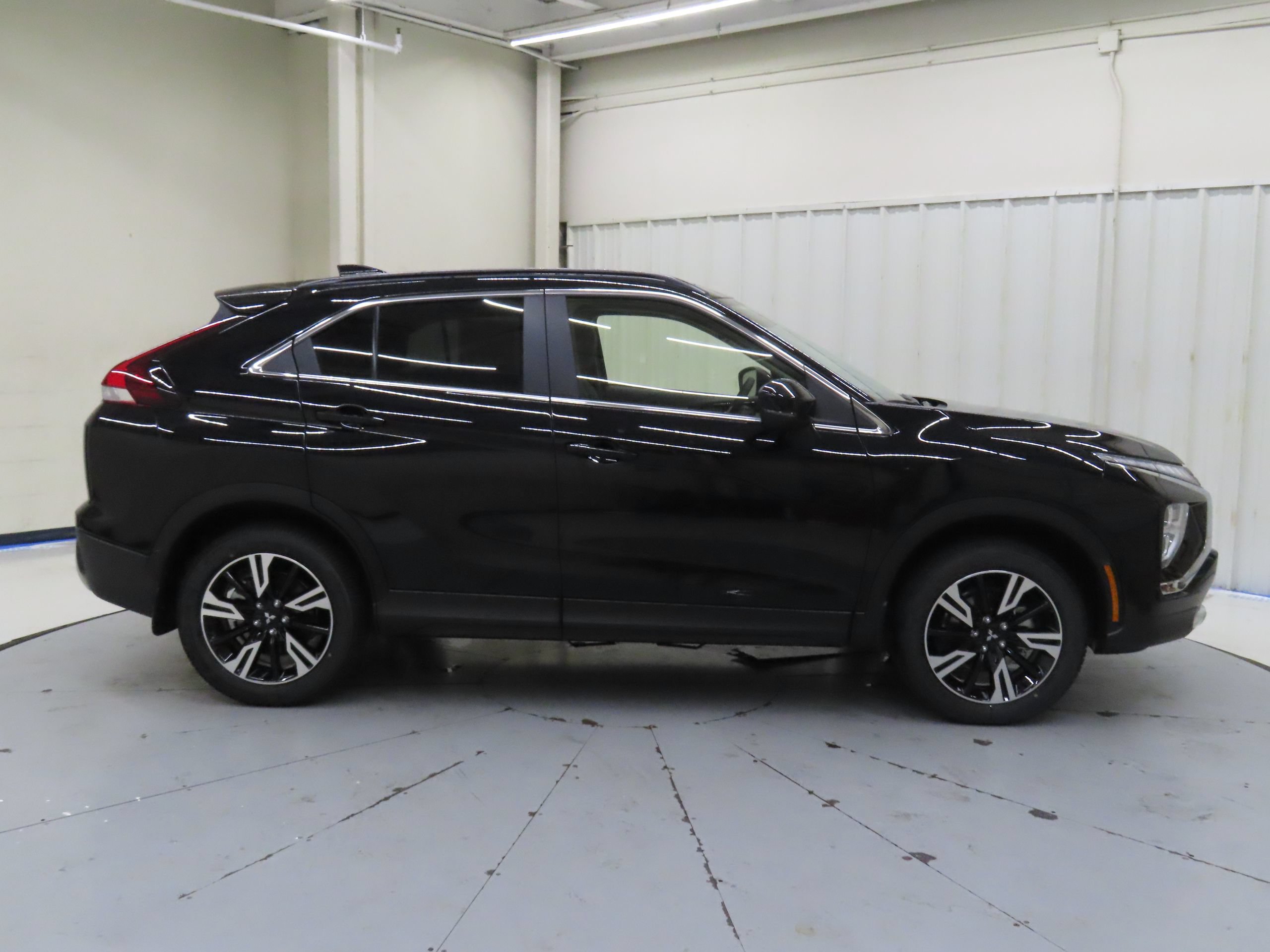 New 2026 Mitsubishi Eclipse Cross SE AWD/4WD image 2