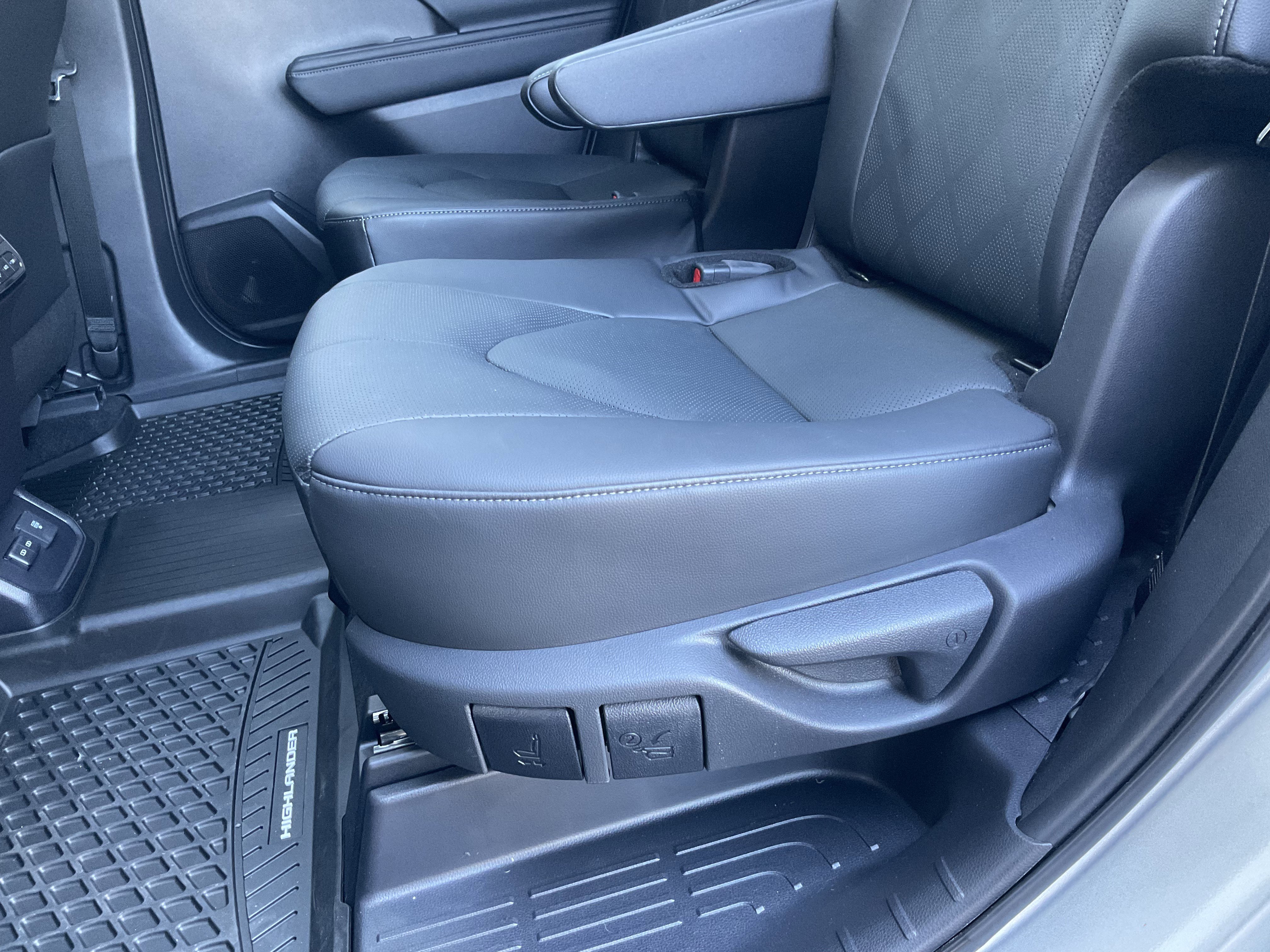 Used 2024 Toyota Highlander Platinum image 42