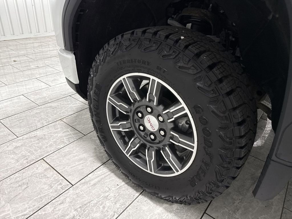 Used 2025 GMC Sierra 1500 AT4 image 34