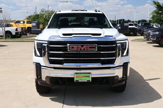 Used 2024 GMC Sierra 2500 SLE w/ SLE Value Package; AWD/4WD image 2