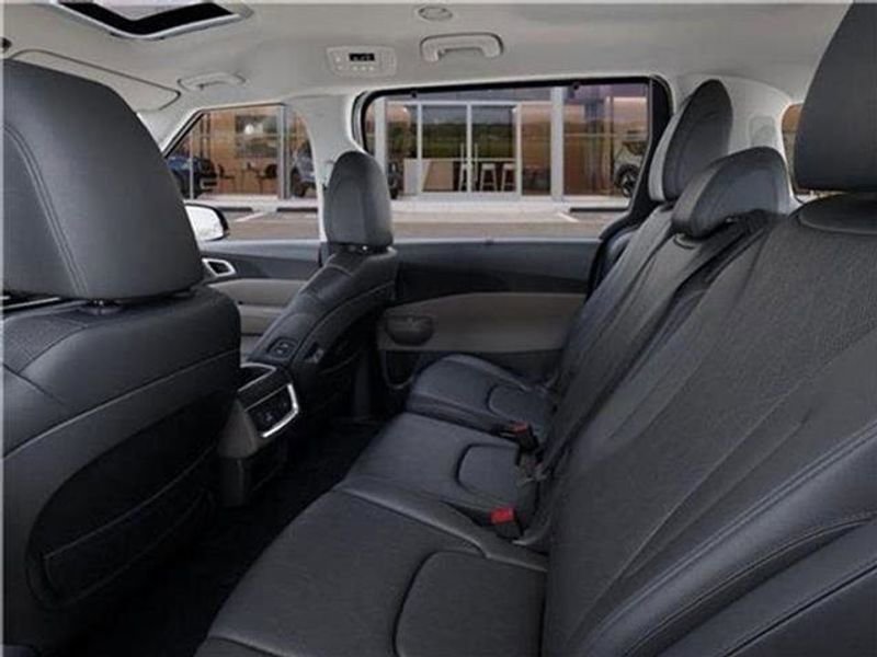 New 2026 Kia Carnival SX image 99