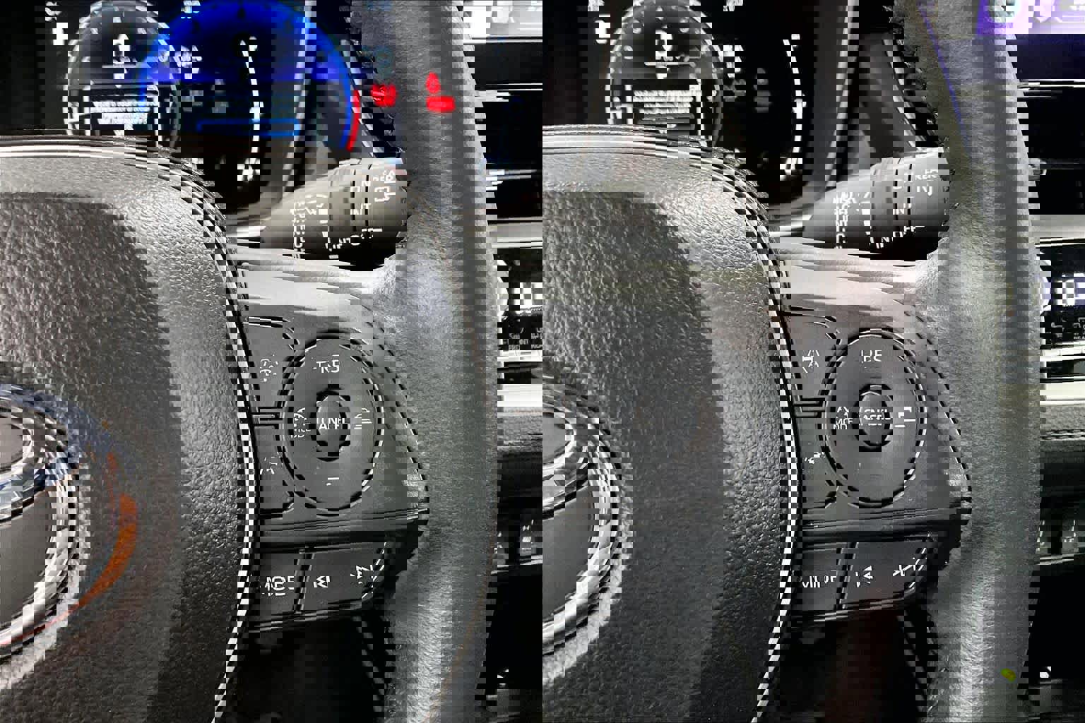 Used 2024 Toyota Corolla Cross XLE w/ Convenience Package image 24