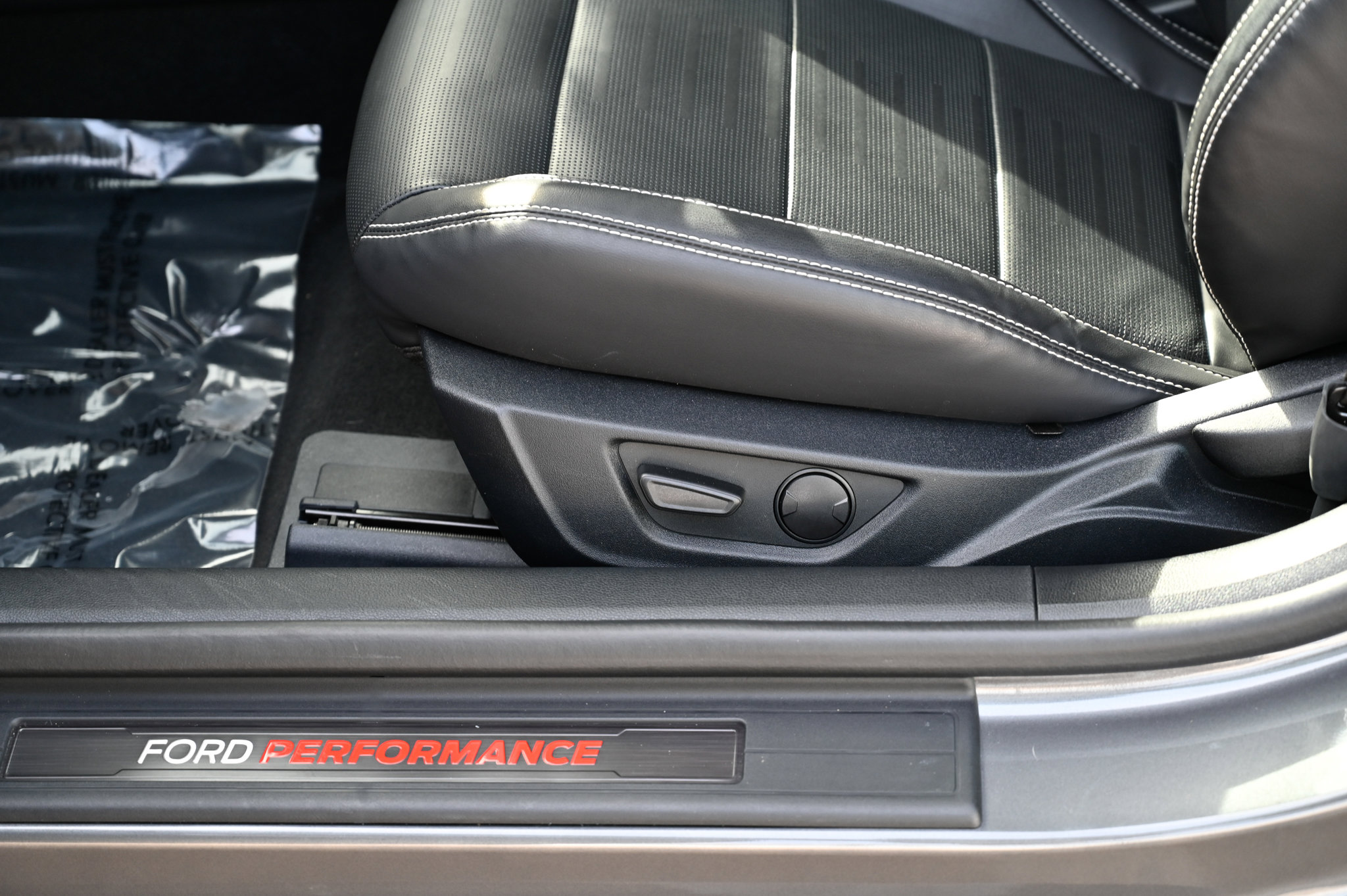 Used 2021 Ford Mustang Shelby GT500 w/ Technology Package image 18