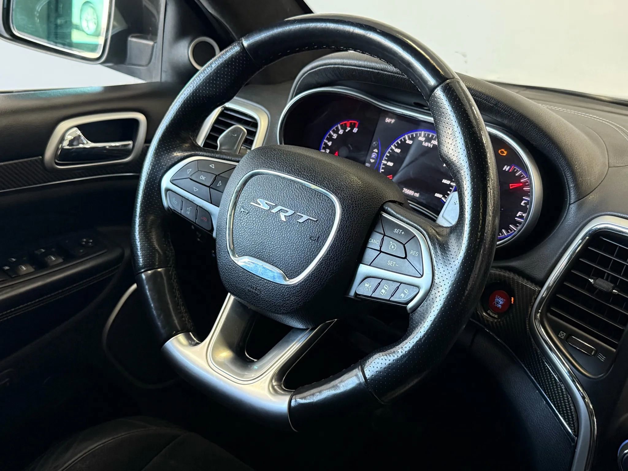 Used 2015 Jeep Grand Cherokee SRT image 10