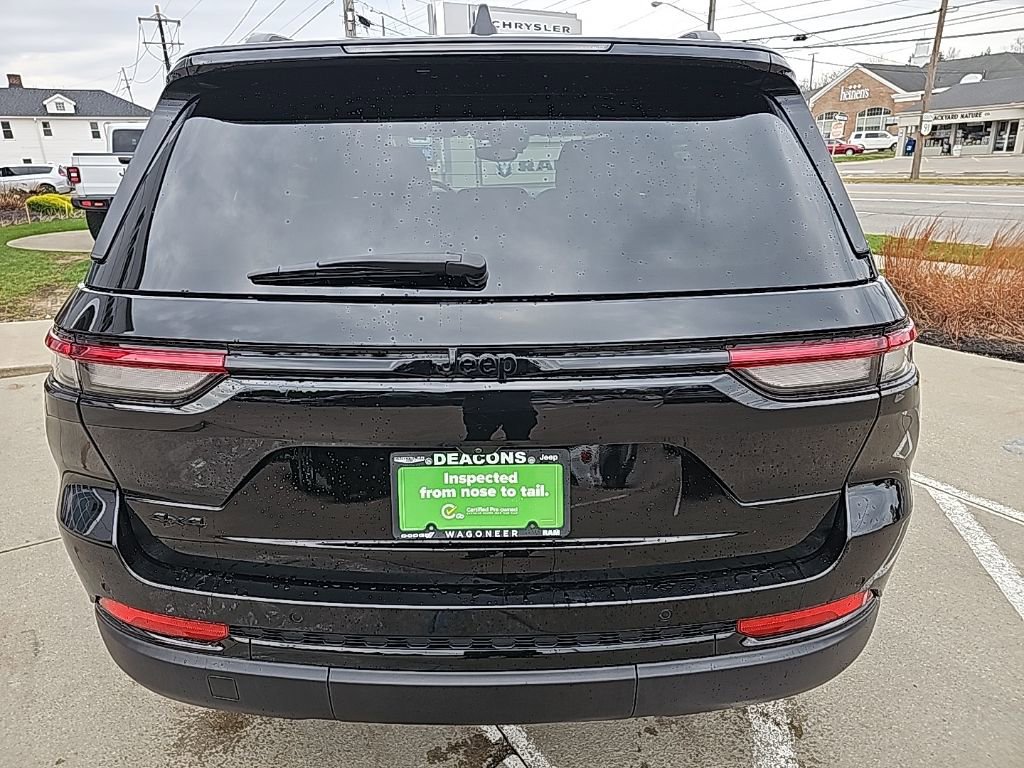 Certified 2024 Jeep Grand Cherokee Altitude image 10